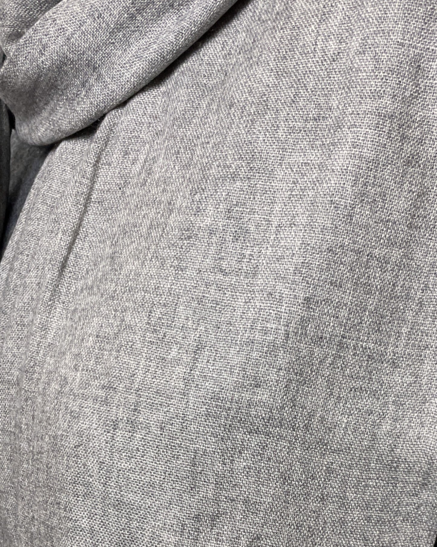 „Silver Mist“  – Handgewebter Kaschmir-Schal aus Nepal Stoff