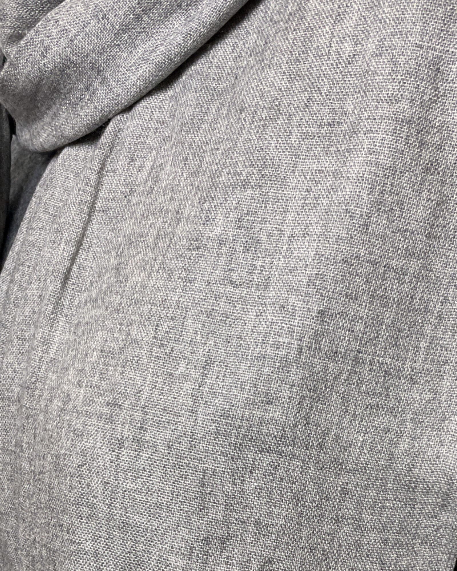 „Silver Mist“  – Handgewebter Kaschmir-Schal aus Nepal Stoff