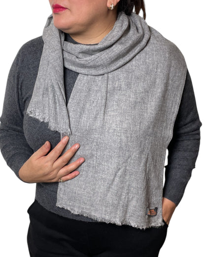 „Silver Mist“  – Handgewebter Kaschmir-Schal aus Nepal Umhang