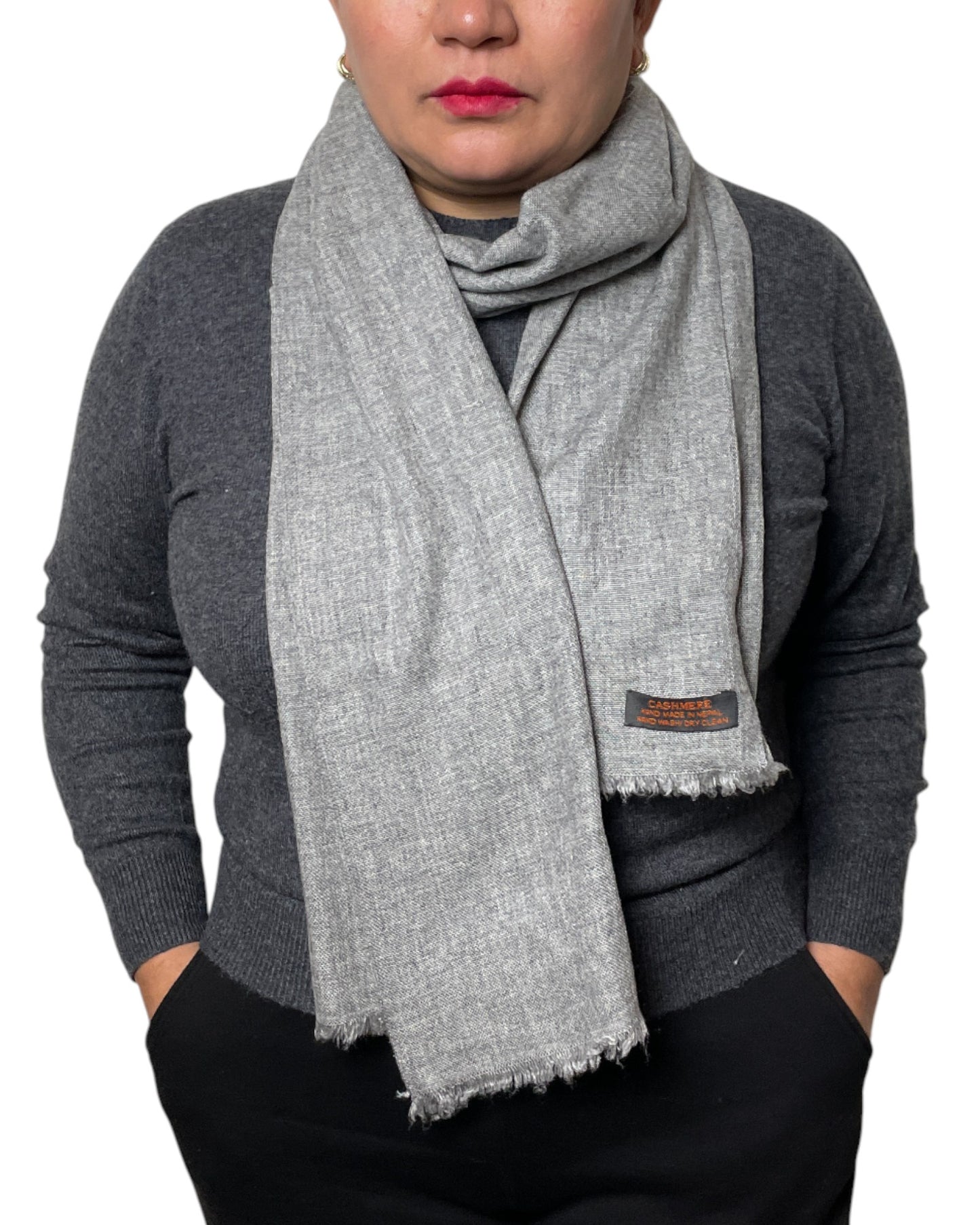 „Silver Mist“  – Handgewebter Kaschmir-Schal aus Nepal  lässig