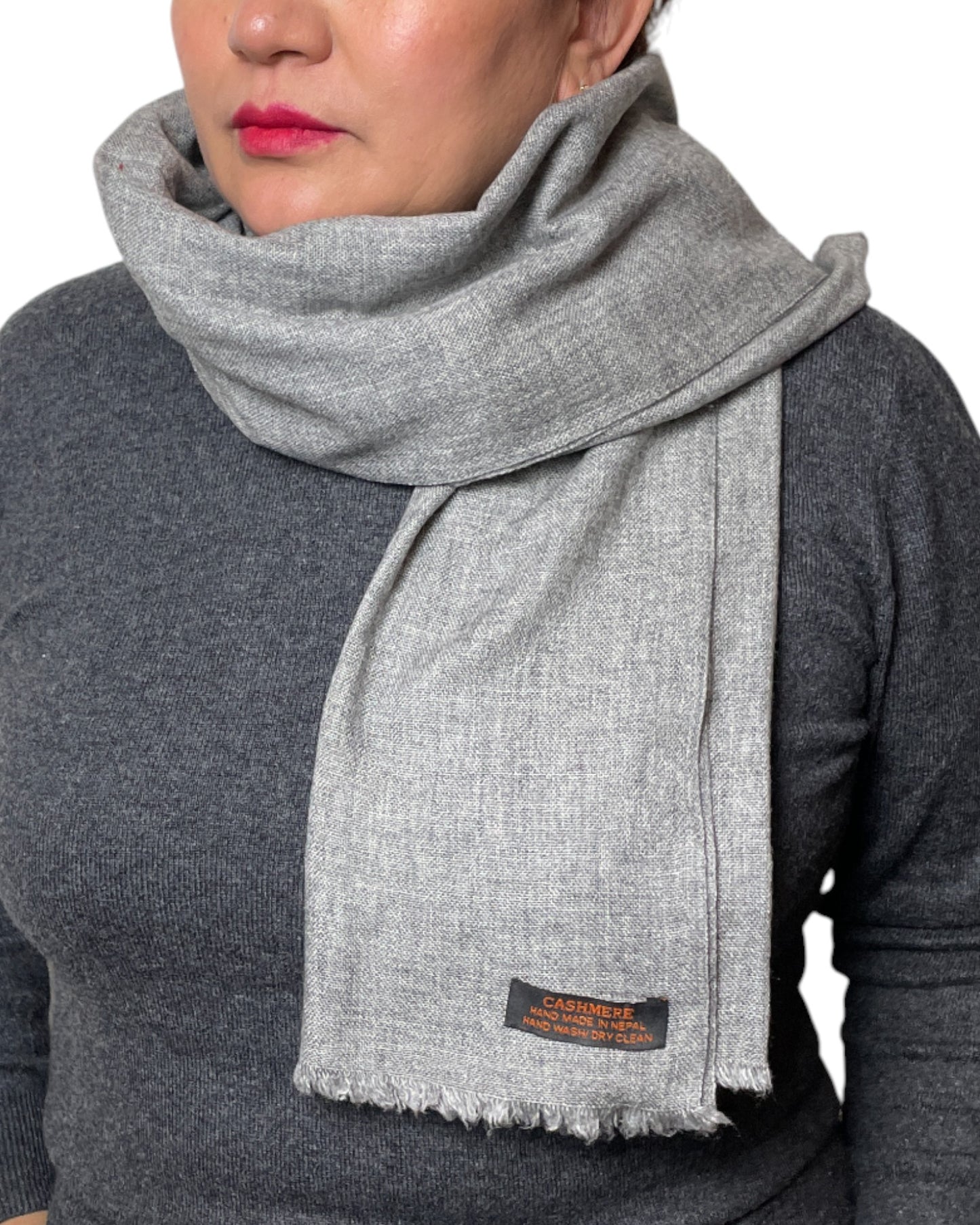 „Silver Mist“  – Handgewebter Kaschmir-Schal aus Nepal warm