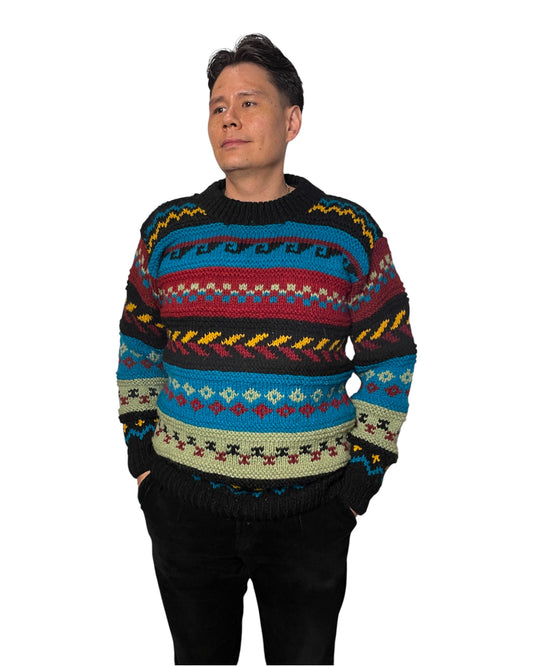 „Tamang Trails“ – Handgestrickter Nepal-Pullover Vorne