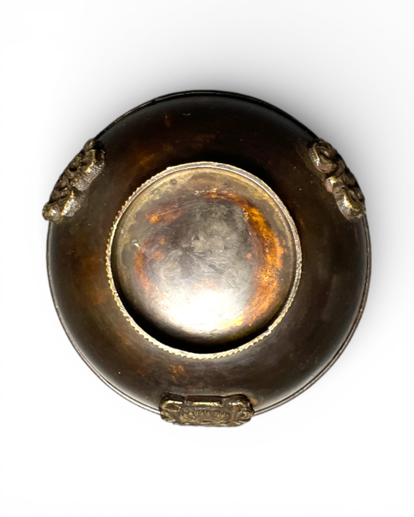 Tibetische Kupfer-Räucherschale – Ritualobjekt mit Glückssymbolen Mittel unten