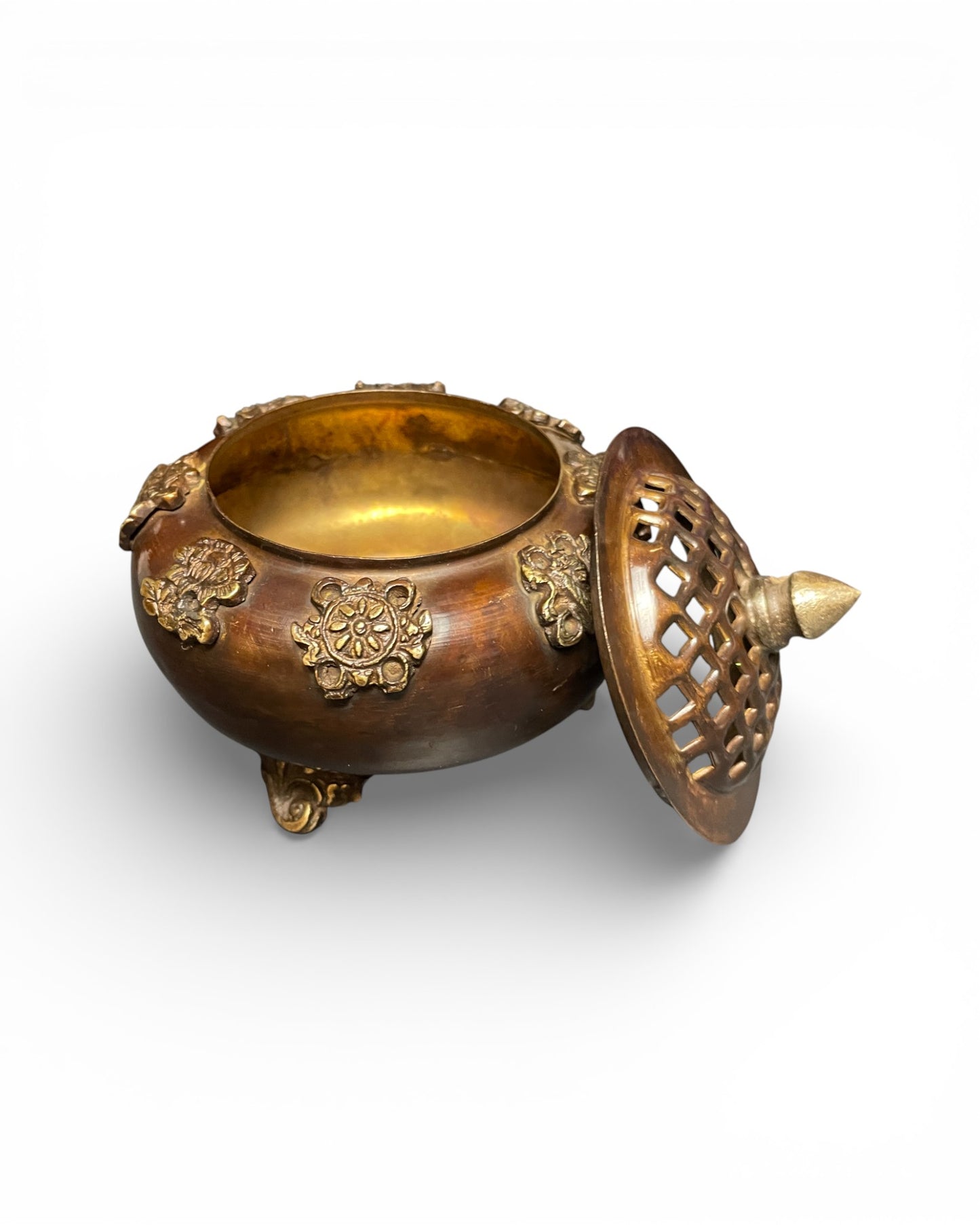 Tibetisches Räuchergefäss aus Kupfer mit Deckel – Tashi Tagye Glückssymbole offen