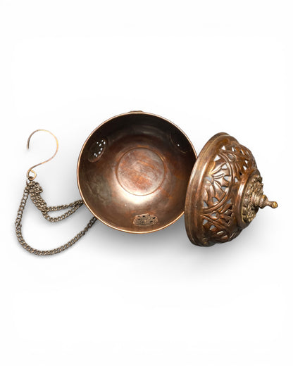 Tibetisches Räuchergefäss aus Kupfer – mit Kette & Deckel Oben