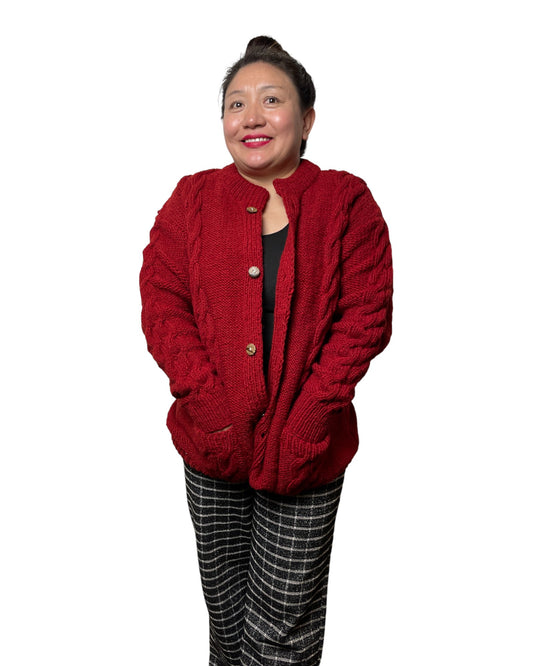 Timal – Handgestrickter Nepal-Cardigan vorne