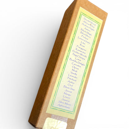 Verpackung Rueckseite Frangipani Spray Parfuem mit Liste verschiedener Naturduefte Himalaya Vibes