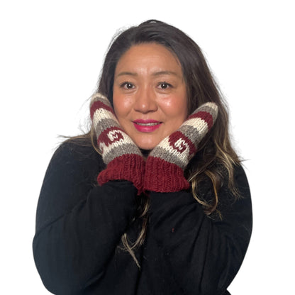 Warm „Lhotse“ – Handgestrickte Nepal-Fäustlinge