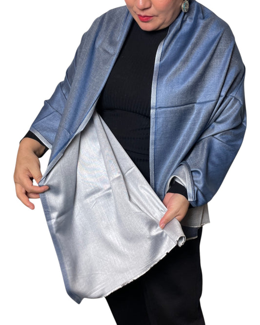 Wendbarer Seidenschal aus Indien in Stahlblau und Silber, elegantes Seidentuch für Damen und Herren