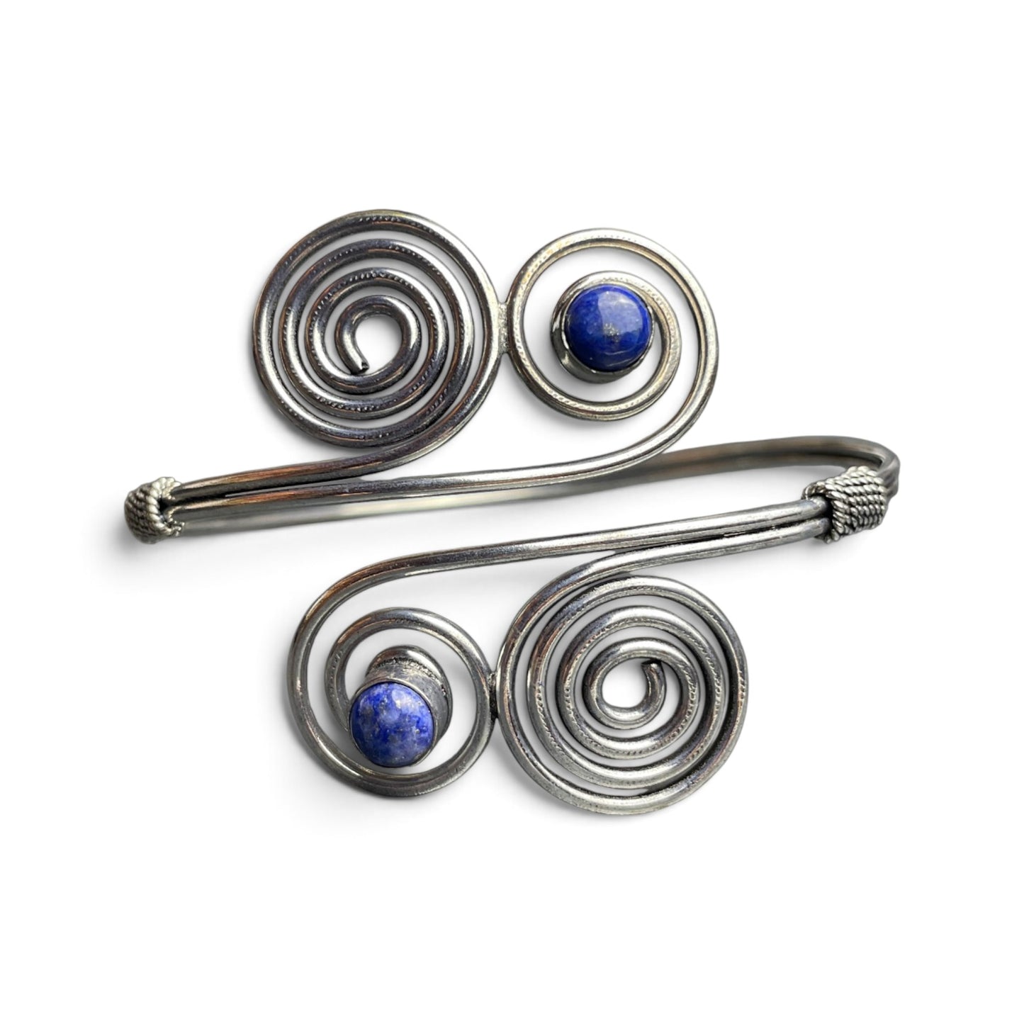 Armreif Vierfachspirale mit Lapis Lazuli, silberfarben – Himalaya Vibes Bern