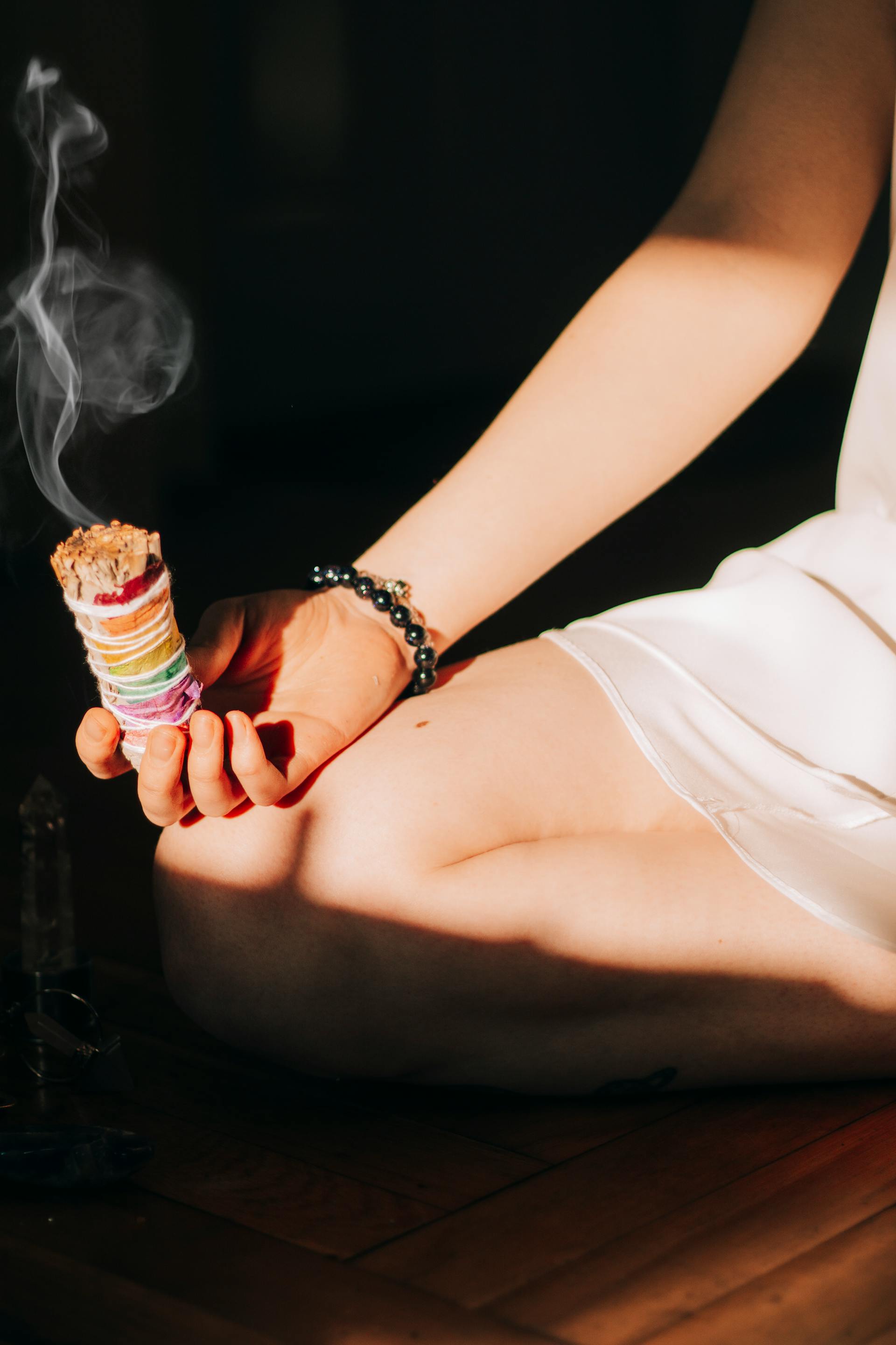 Weisser Salbei Räucherbündel für Chakra-Reinigung und Meditation – Himalaya Vibes