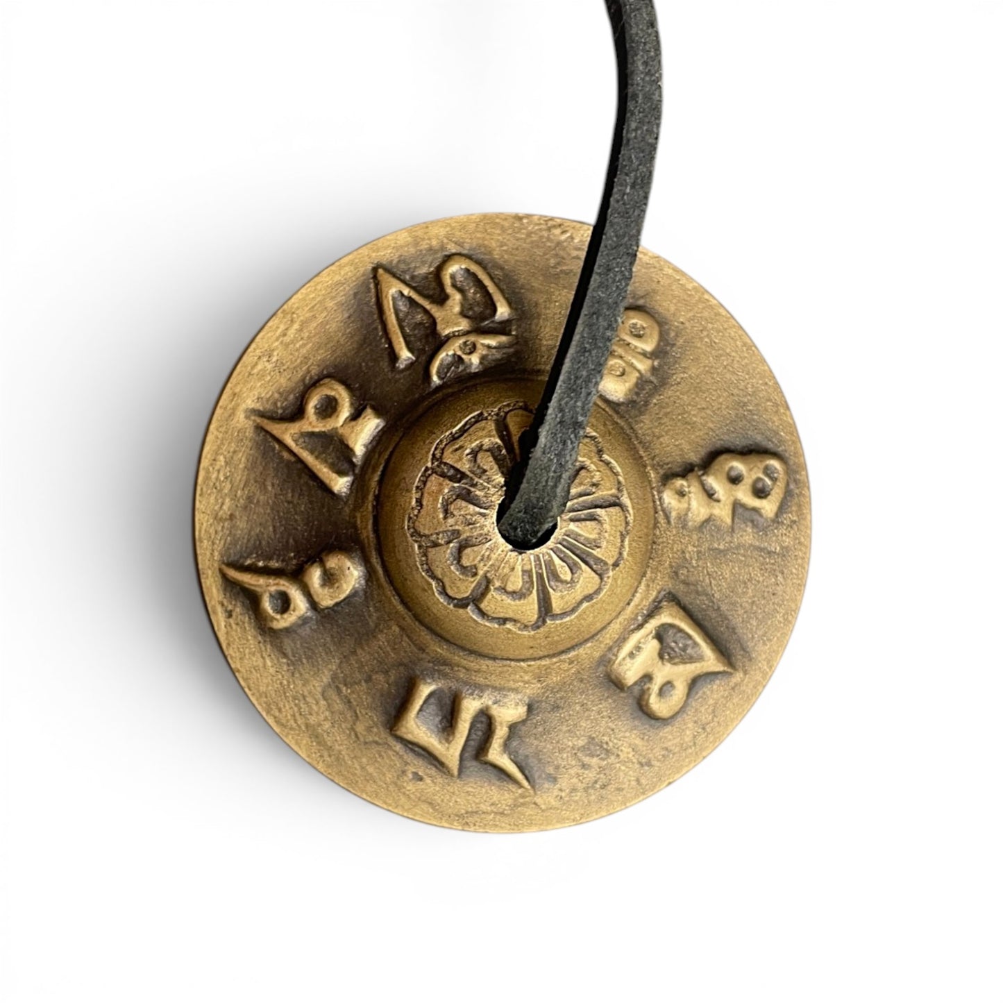 Mantra-Zimbeln Tingsha 6,5 cm innen und aussen – Mantra Detail oben