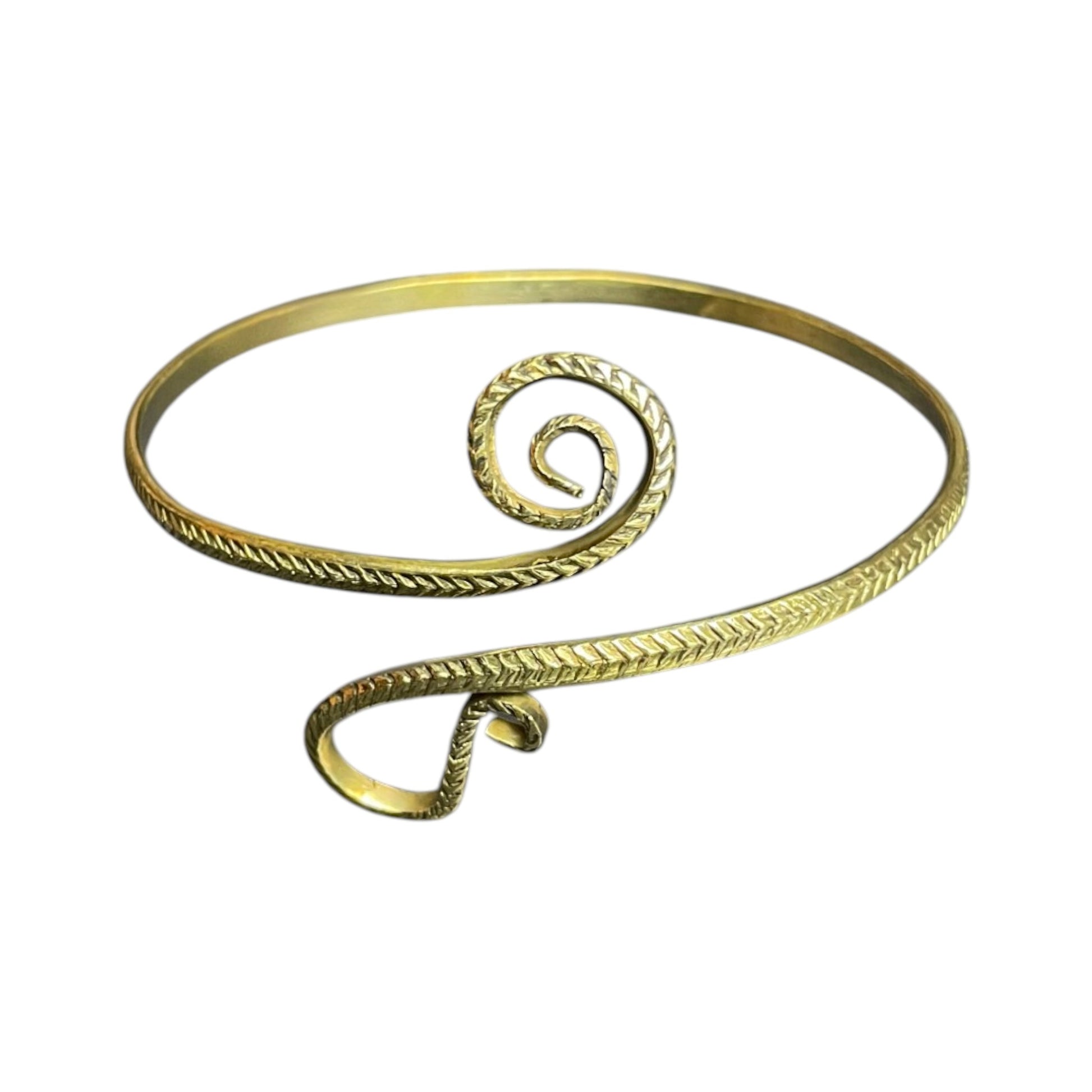 Oberarmreif aus Messing, goldfarben, Spiralende – Himalaya Vibes Bern
