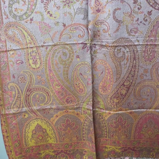 Muster Detail: Paisley Blumenranken Jacquard Seidentuch Video