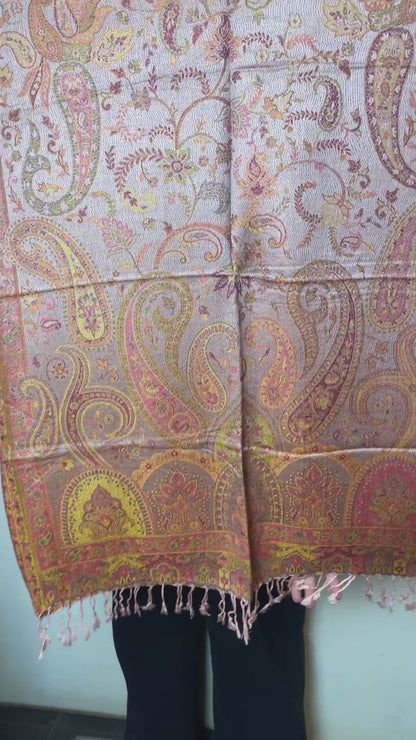 Muster Detail: Paisley Blumenranken Jacquard Seidentuch Video