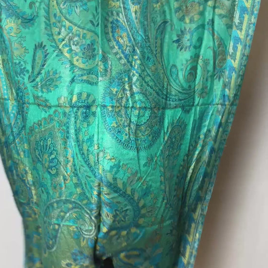 Turquoise Gold Splendor Paisley Schal aus Indien Seide Viskose Video