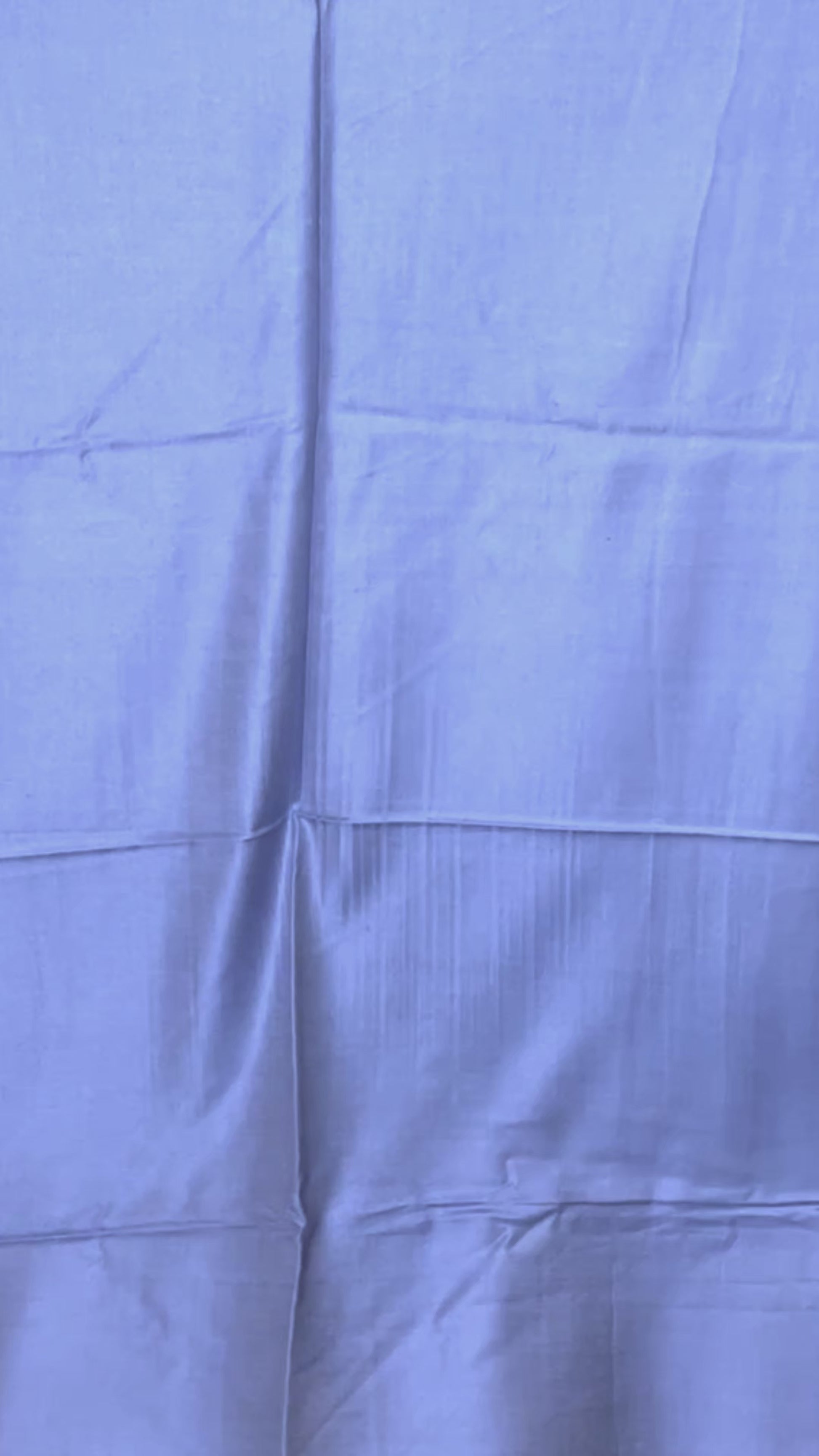 Original wendbarer Seidenschal aus Indien in Lavendelblau, elegantes Seidentuch für Damen und Herren video