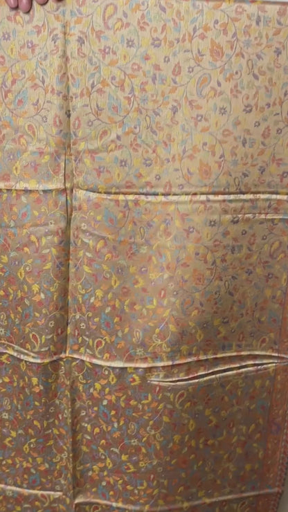 Original Jacquard Schal aus Indien in Gold mit Paisley- und Blumenmuster. Leinen-Seide-Schal mit Jamawar-Design, luxuriöse Unisex Stola für alle Jahreszeiten. Video