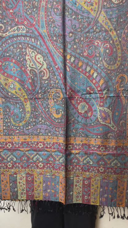 Petrol Red Majesty Paisley Schal aus Indien Seide Viskose Video