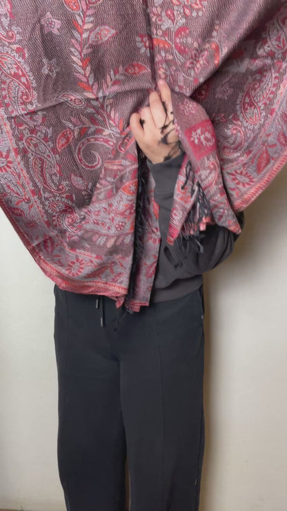 Wendeansicht: Paisley Wende Schal Terracotta Silber Grau Video