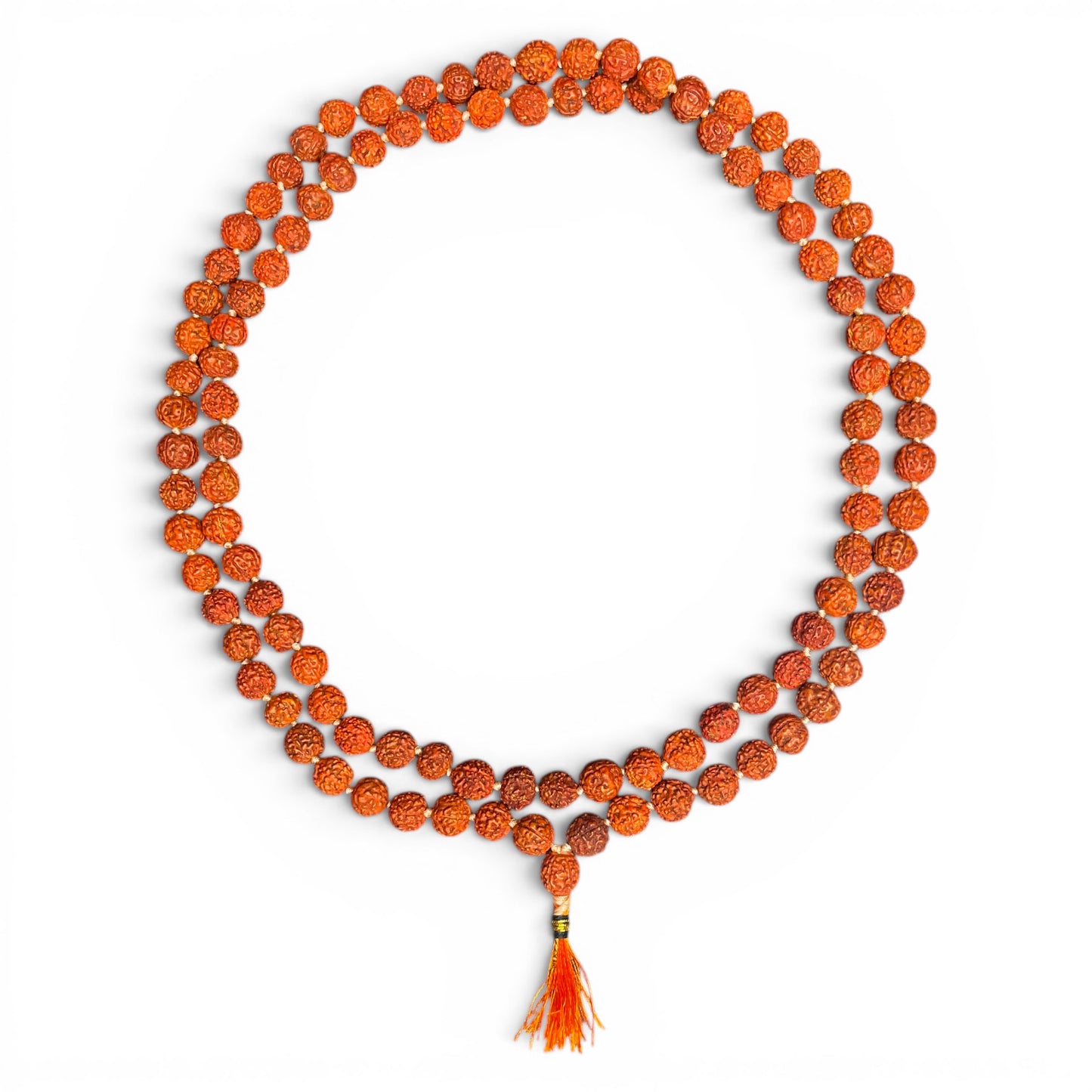 Rudraksha Mala Gross 108 Perlen 9mm – vollständige Ansicht mit orangem Seidenquast – Himalaya Vibes Bern