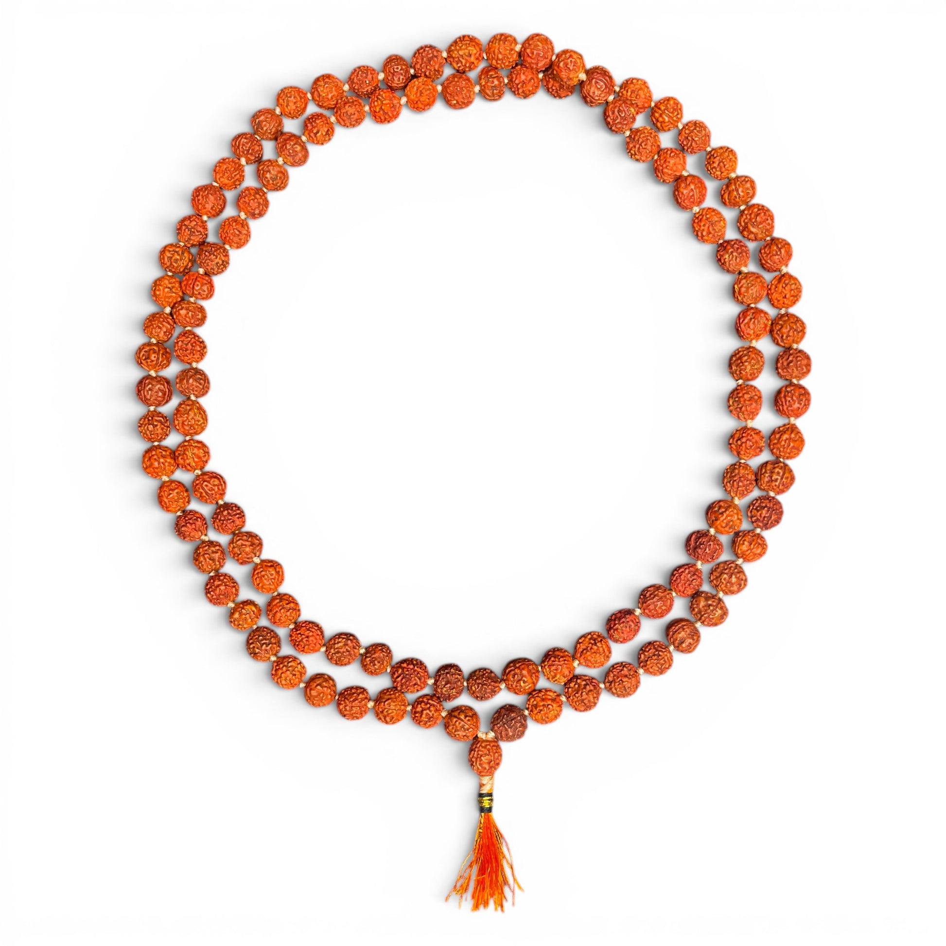 Rudraksha Mala Gross 108 Perlen 9mm – vollständige Ansicht mit orangem Seidenquast – Himalaya Vibes Bern