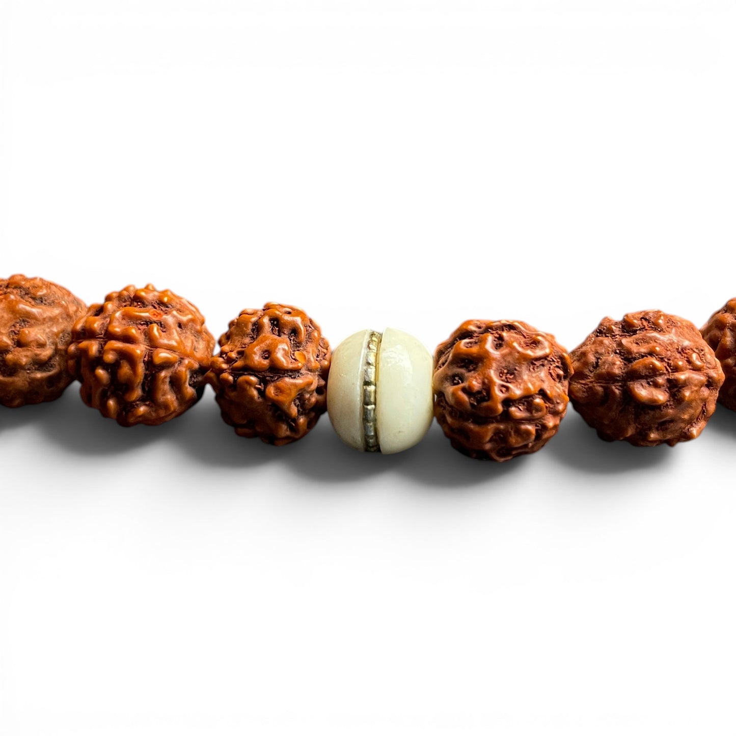 Rudraksha Mala Guru-Bead mit goldgelbem Seidenquast – Einzelstück Mala kaufen Schweiz
