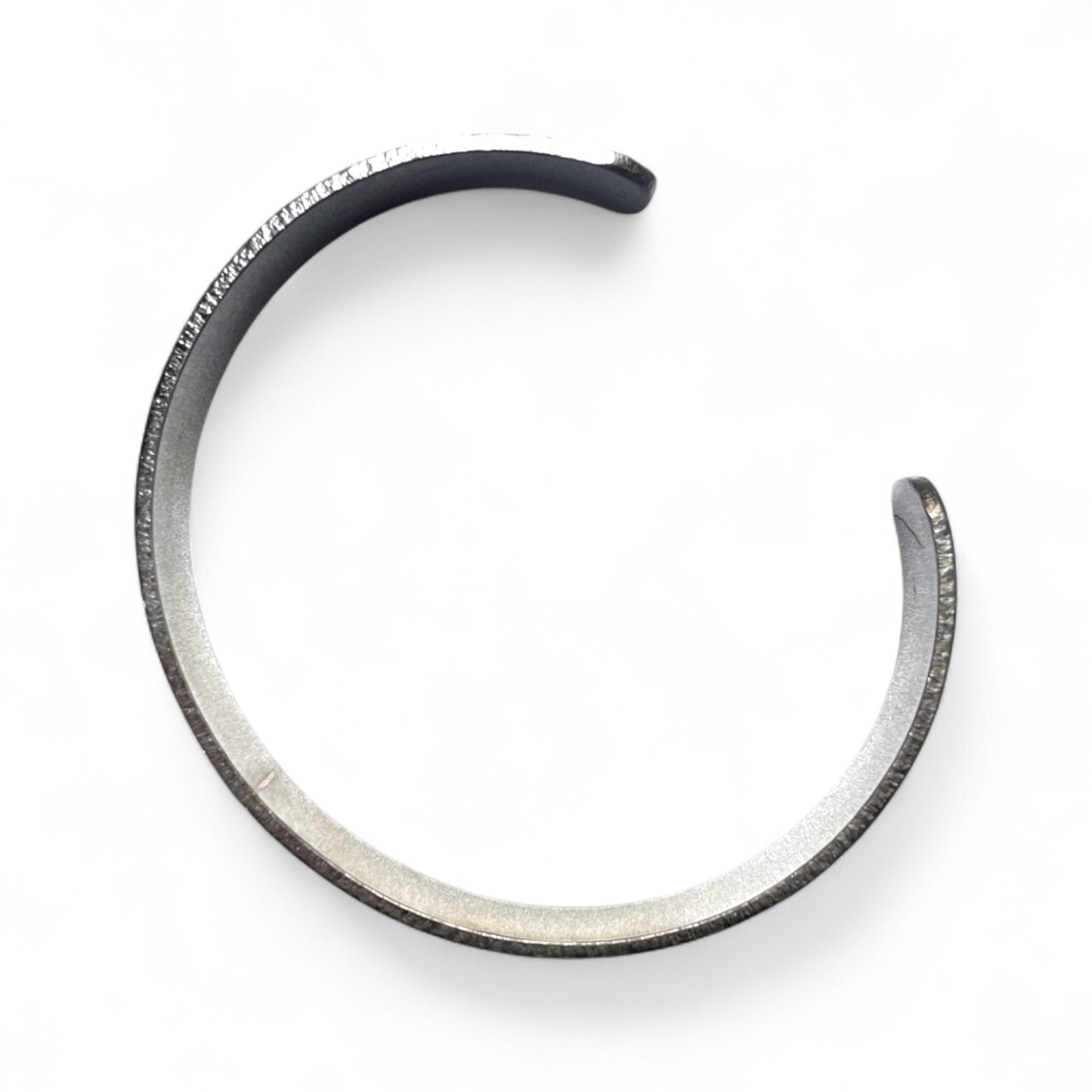 Armreif Om-Symbol – Messing Silberfarben (Ø 6,5 cm)